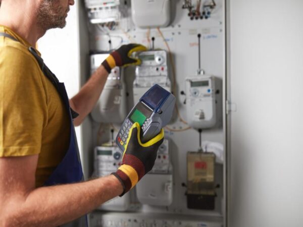Blog 11 Who's the Best Commercial Electrician for My Business?